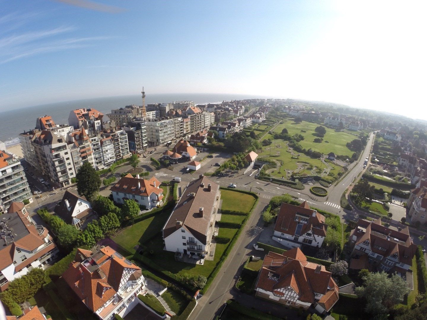 Zeer gemakkelijk te bereiken garage op -1  aan de inkom van de eigenaars-toegang in de parking Minigolf foto 3