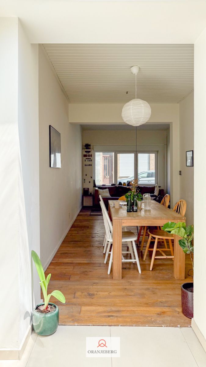 Ruime gerenoveerde burgerwoning nabij de Visserij foto 6