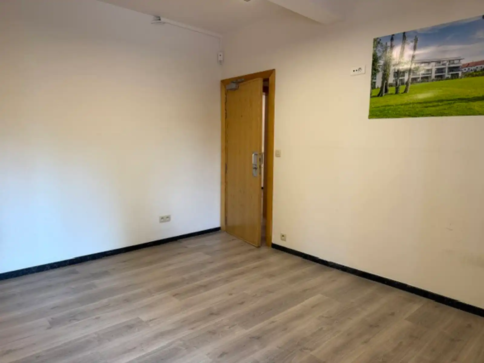 Te huur: kantoorruimte vlakbij E40 foto 6
