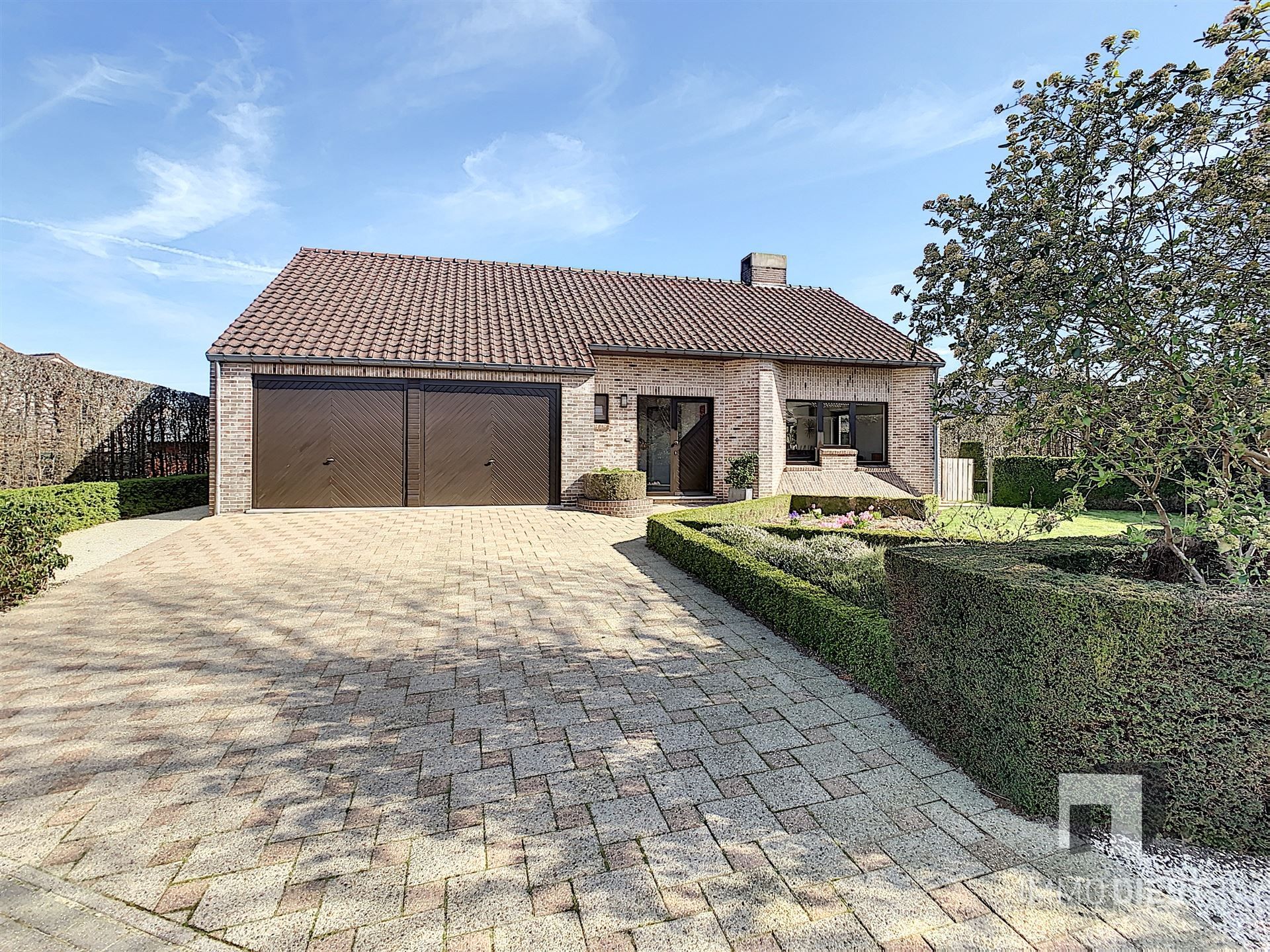 Ruime woning met 4 slaapkamers foto 2