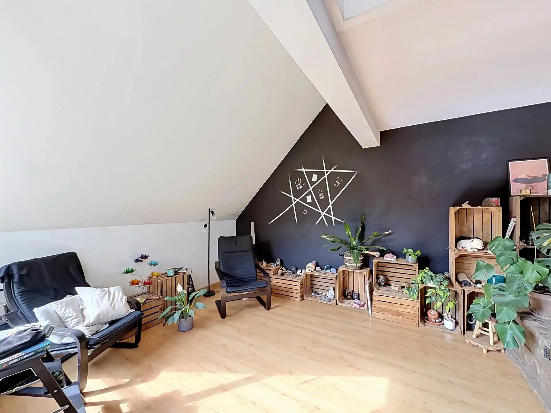 Gezellig en ruim duplex appartement in hartje Lommel met staanplaats. foto 4