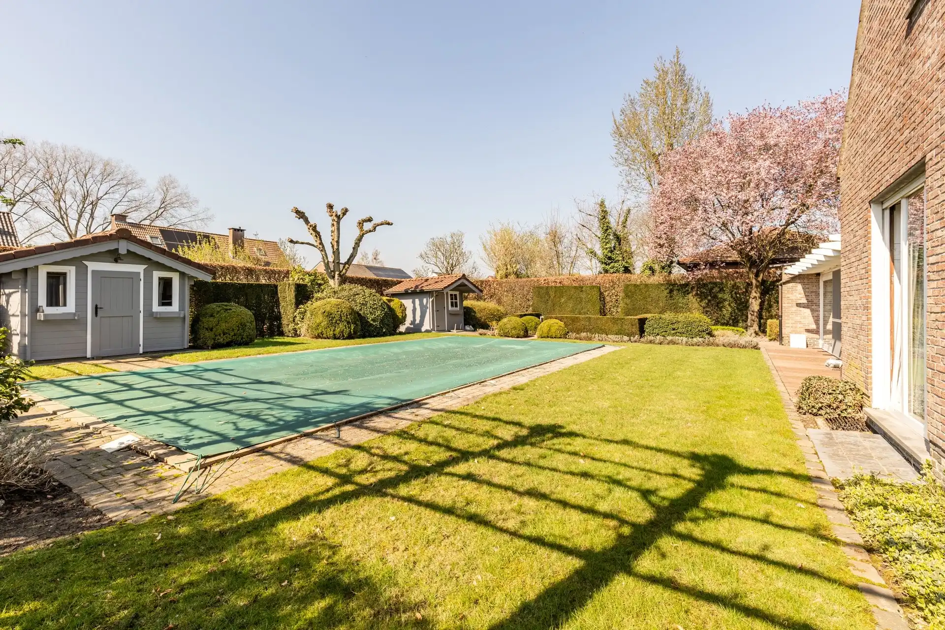 Instapklare woning met ruime veranda en zuidgerichte tuin! foto 2