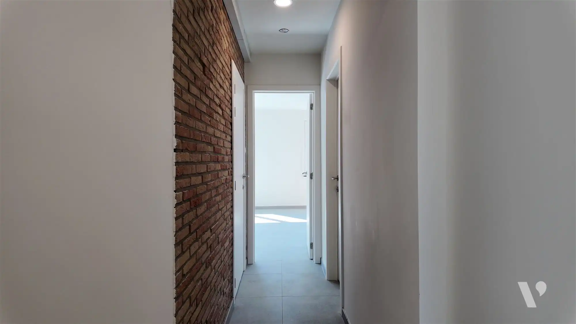 Volledig vernieuwd appartement; 2 slaapkamers en garagebox foto 7