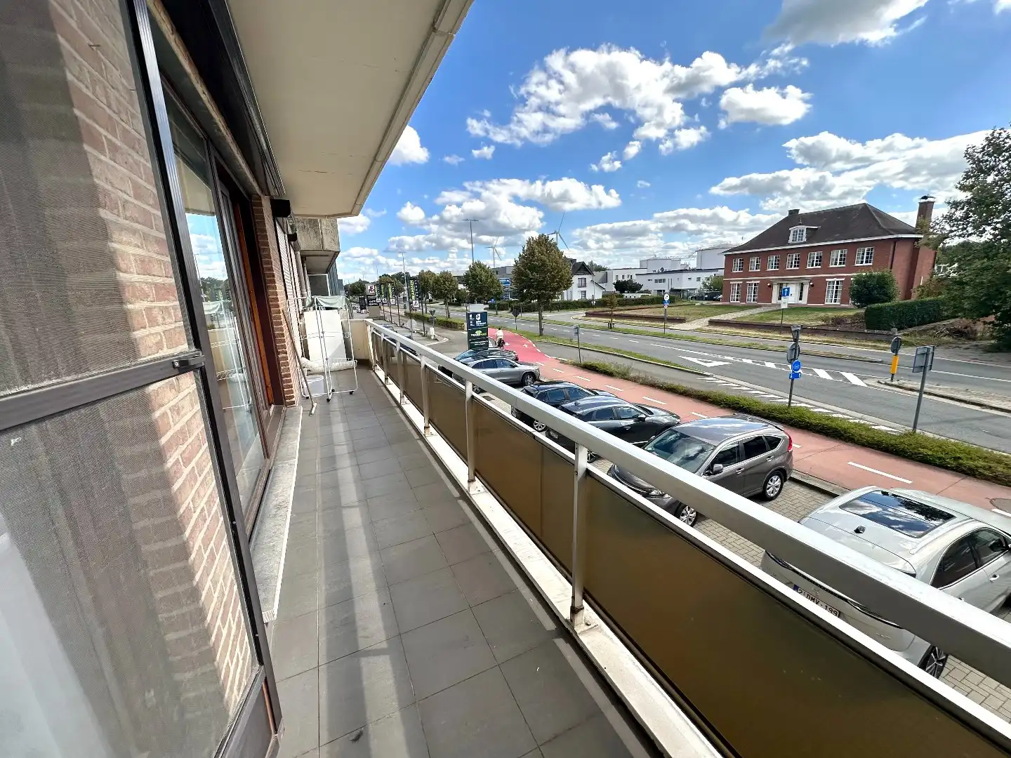 Gezellig en instapklaar 2-slaapkamerappartement met ruim terras foto 4