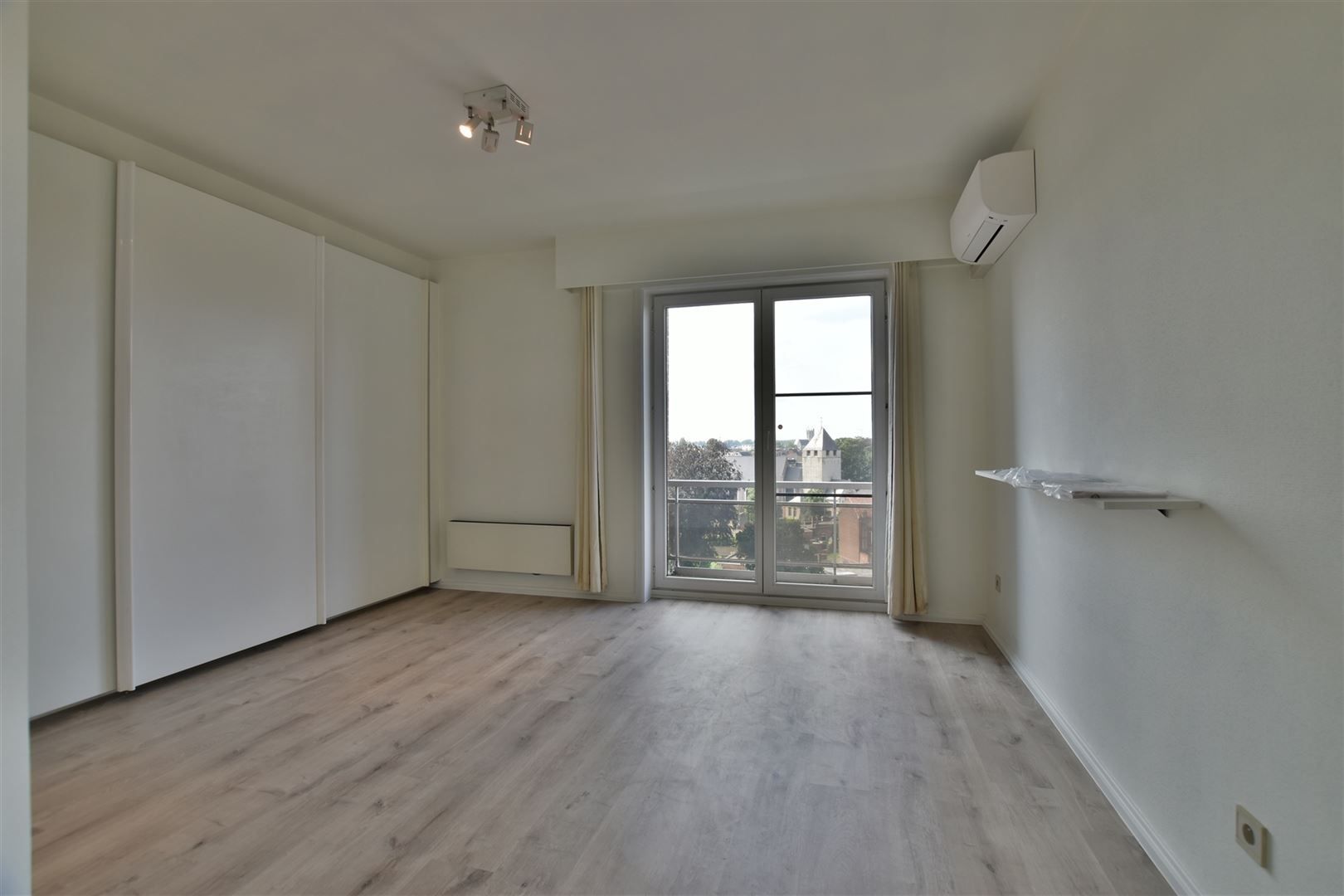 Ruim dakappartement met fantastisch zicht in het hartje van Dendermonde  foto 12