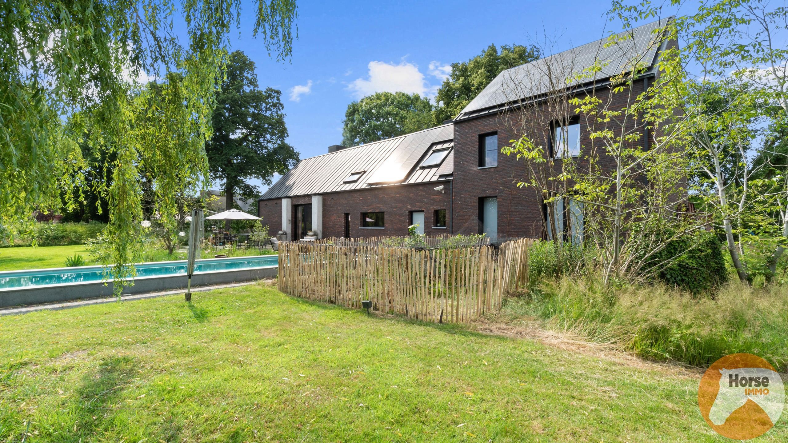 BERINGEN - Achterin gelegen woning op 1ha45 foto 3