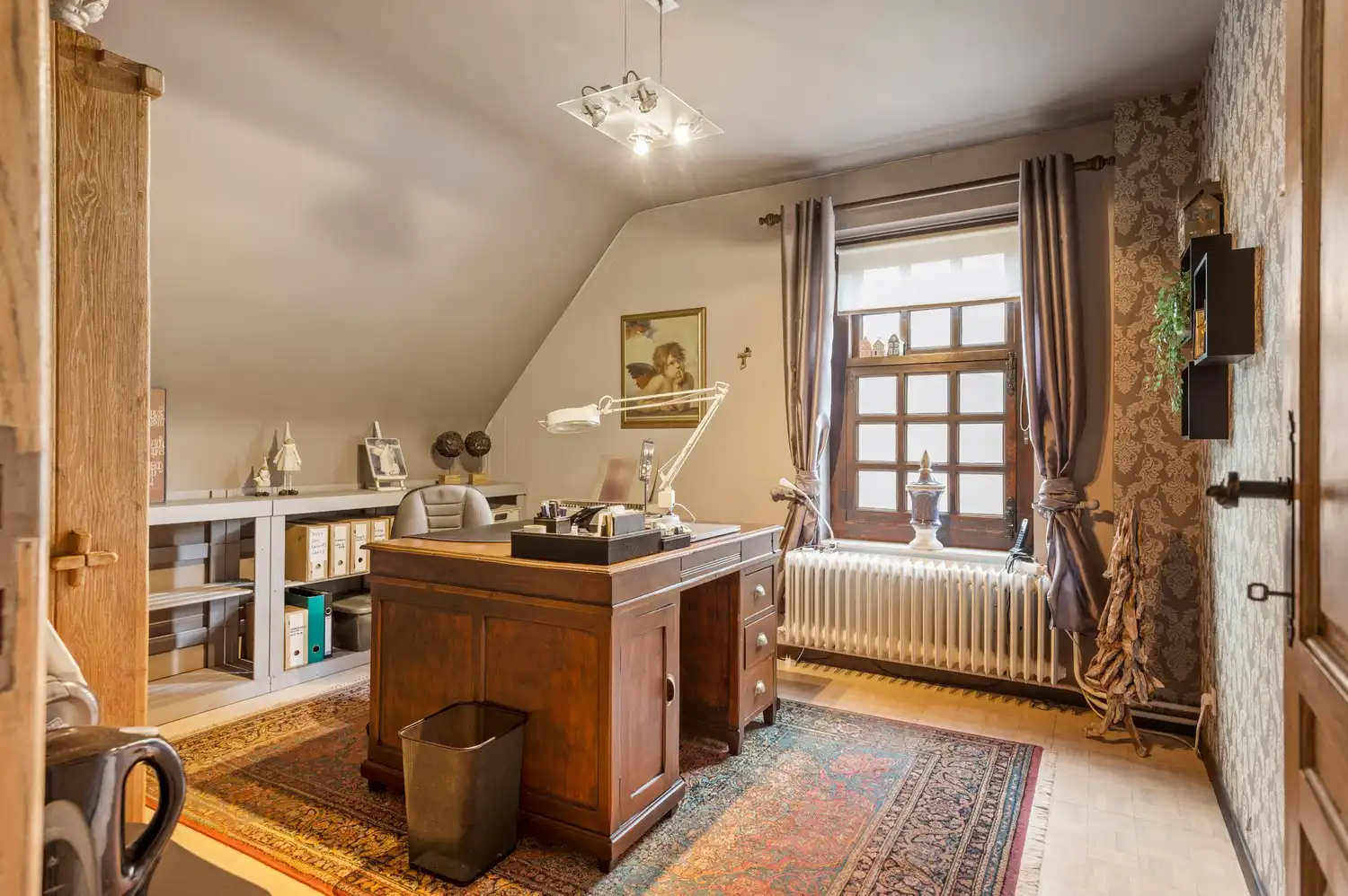 Charmante woning met 4 slaapkamers, grote tuin en dubbele garage foto 17