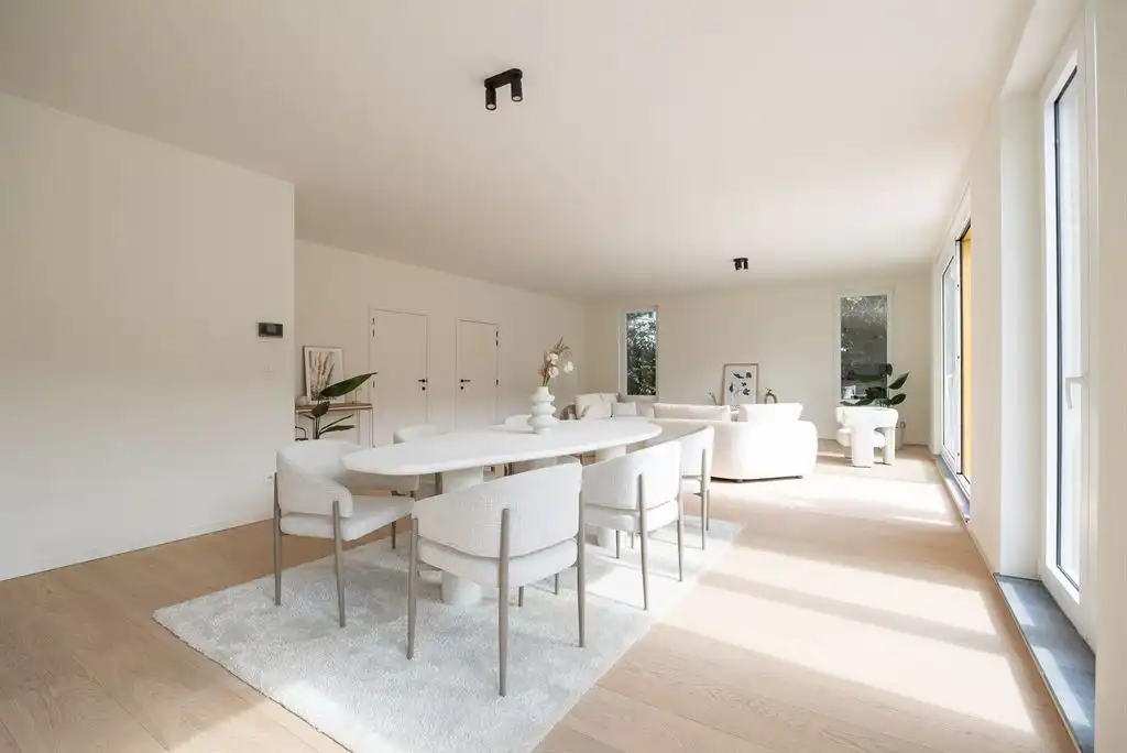 Luxueus gelijkvloers app met ruime tuin foto 8