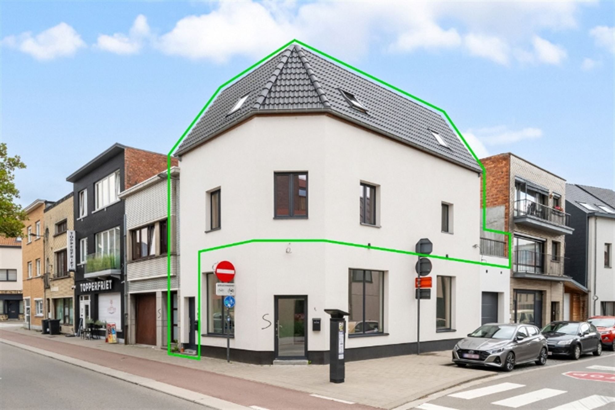 Gerenoveerd appartement met terras in centrum Aalst foto {{pictureIndex}}