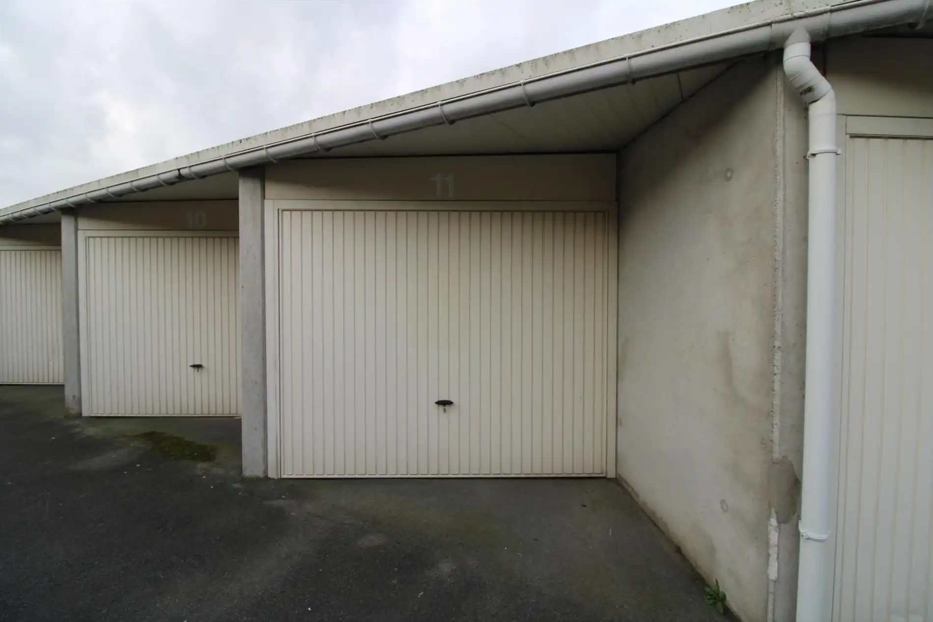 Garage te huur Sint-Maartensplein 2 - +/G13 - 8680 Koekelare