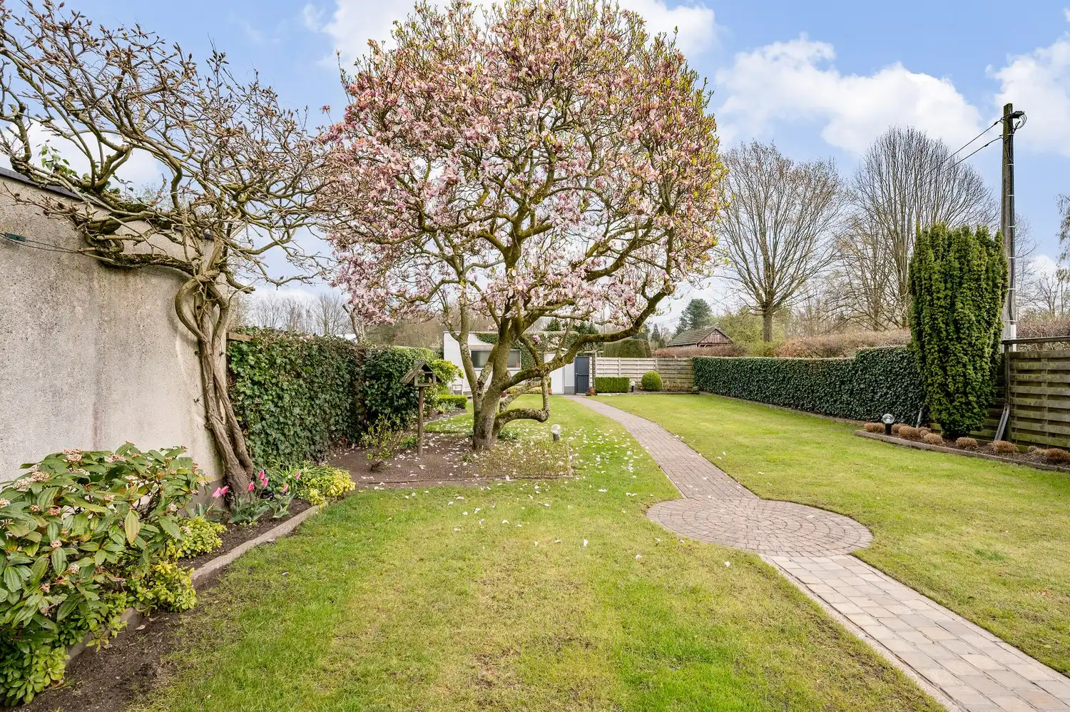 TE RENOVEREN WONING MET 3 SLPKS, PRACHTIGE TUIN + ACHTERLIGGENDE STAANPLAATS foto 32