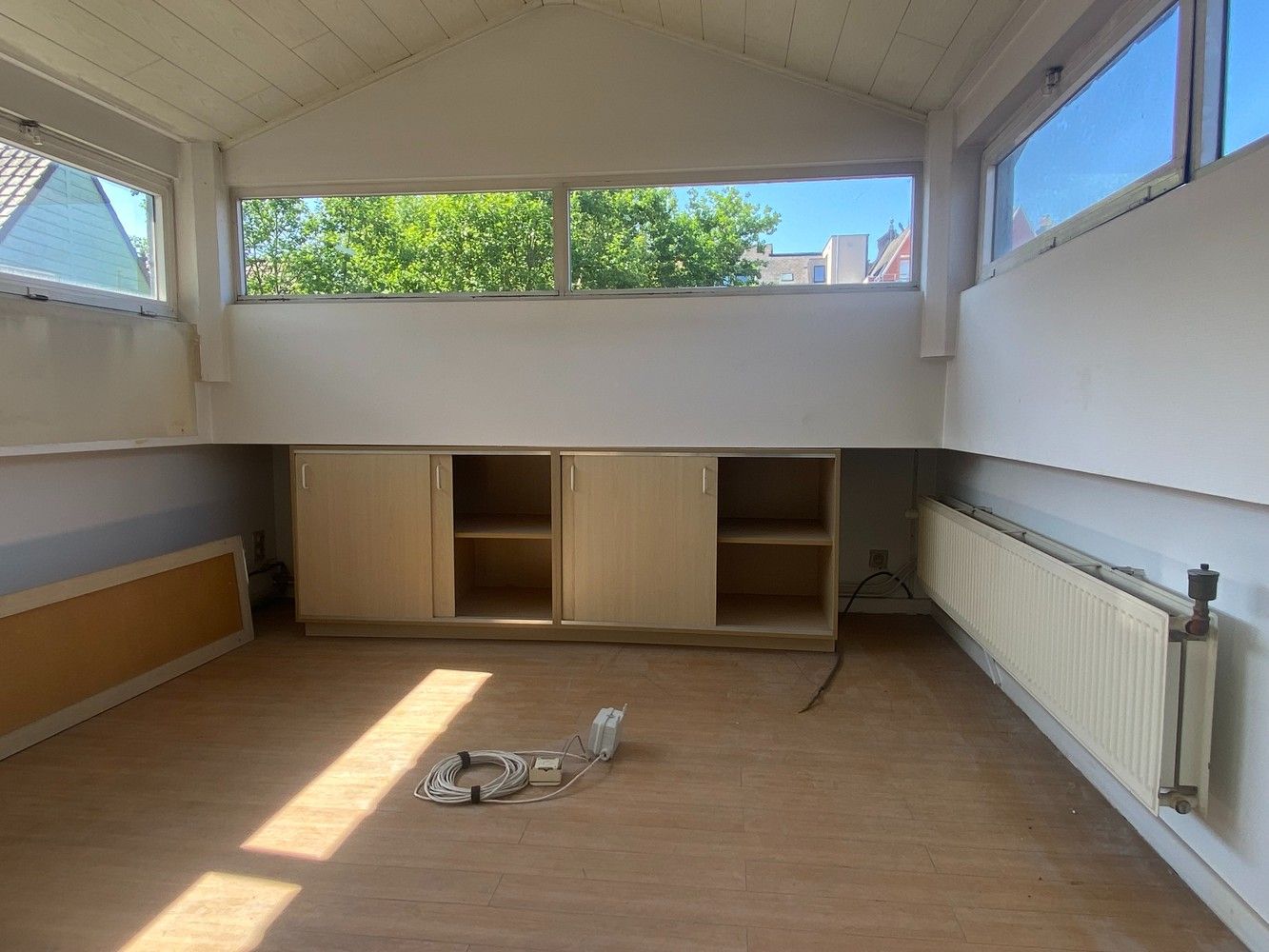 Magazijn met bureauruimte en autostaanplaats te koop op een toplocatie in centrum Lier foto 3