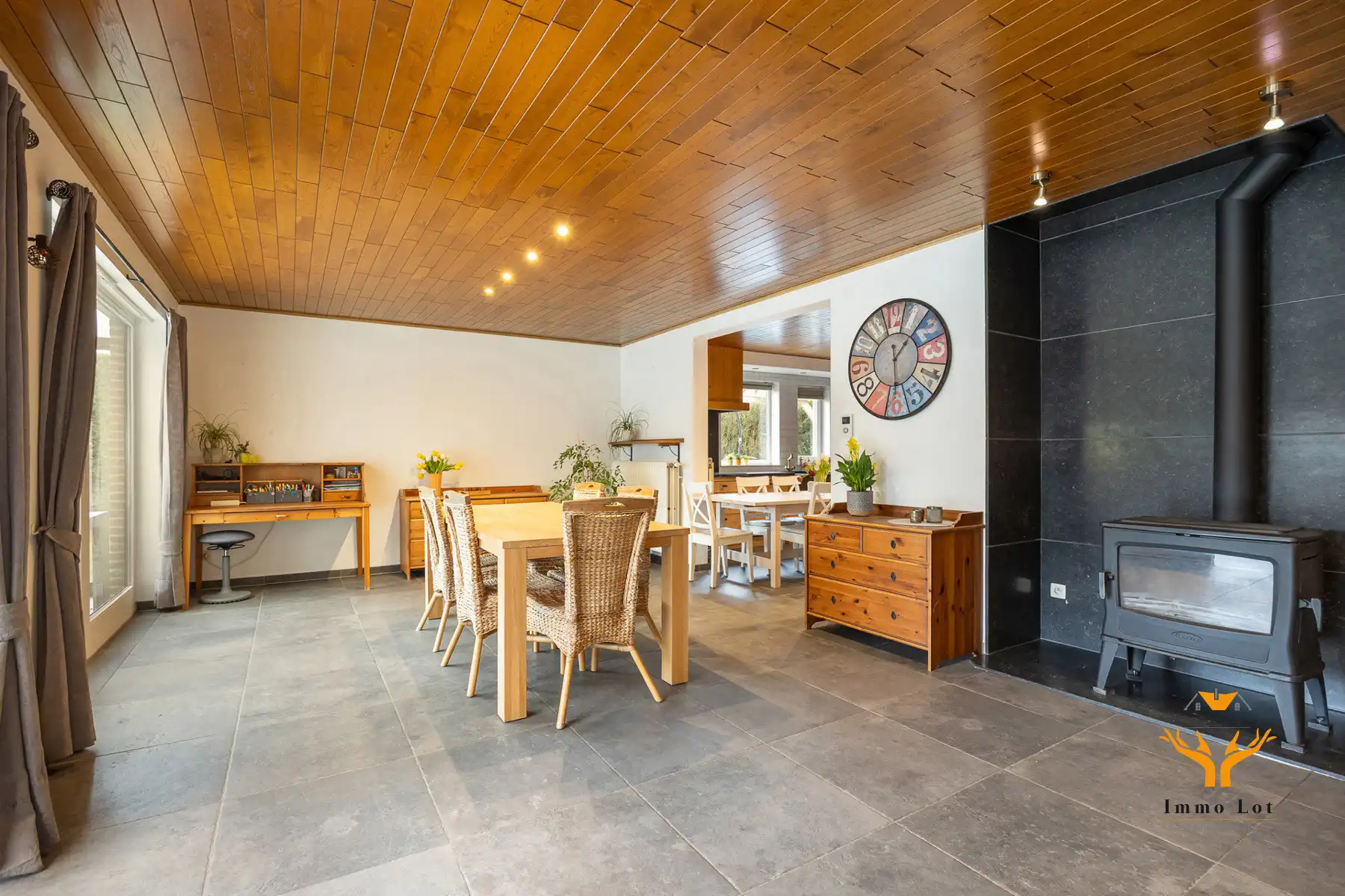 Instapklare gezinswoning met 7 slpk en tal van mogelijkheden foto 5