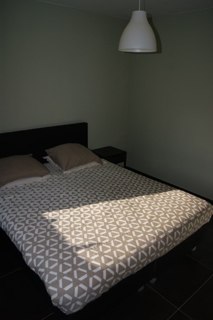 Lichtrijk 2-slp appartement (90 m²) met ruim zonneterras en autostaanplaats. foto 10