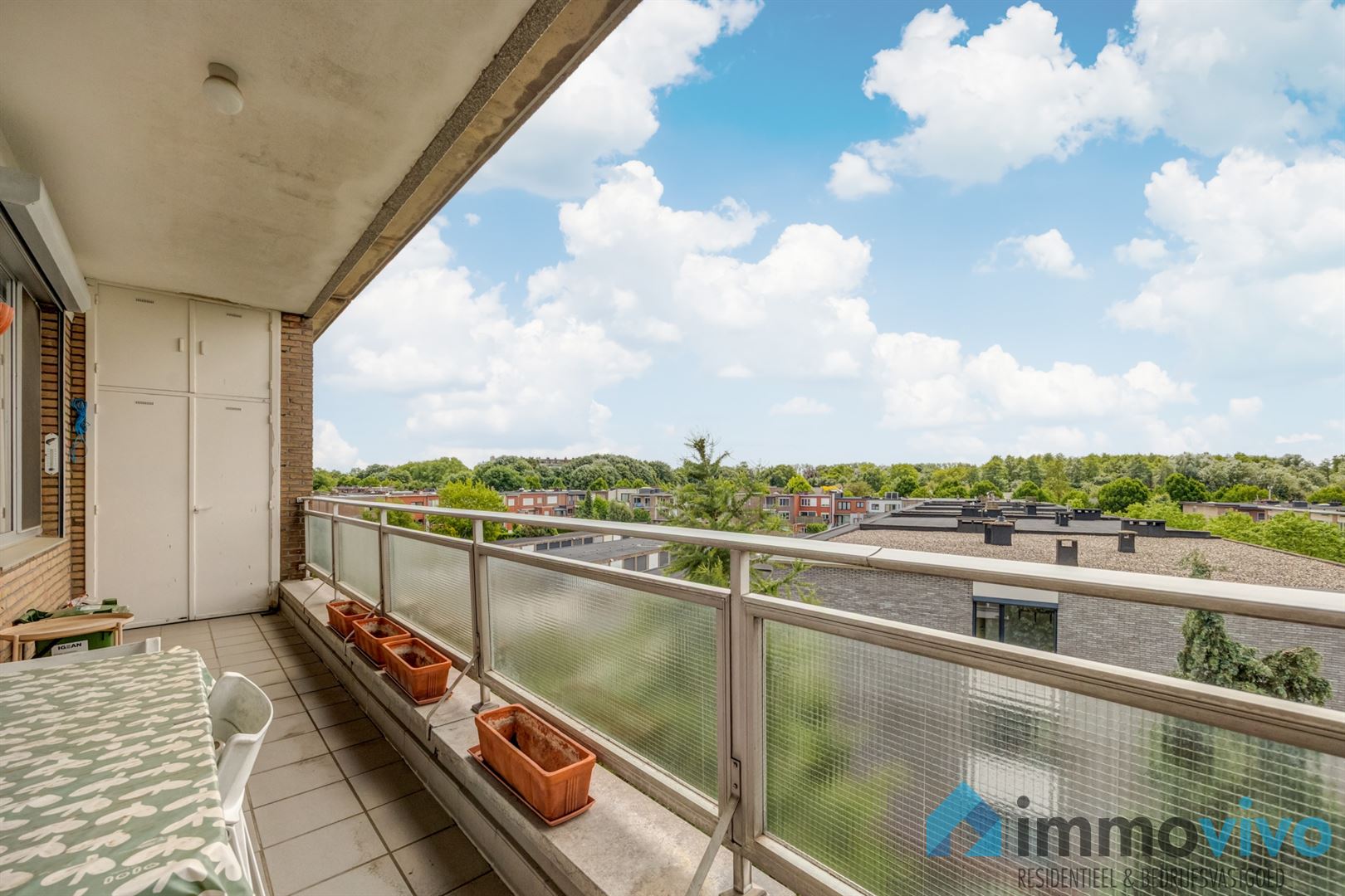Groot appartement met aangenaam zuid-terras foto 2