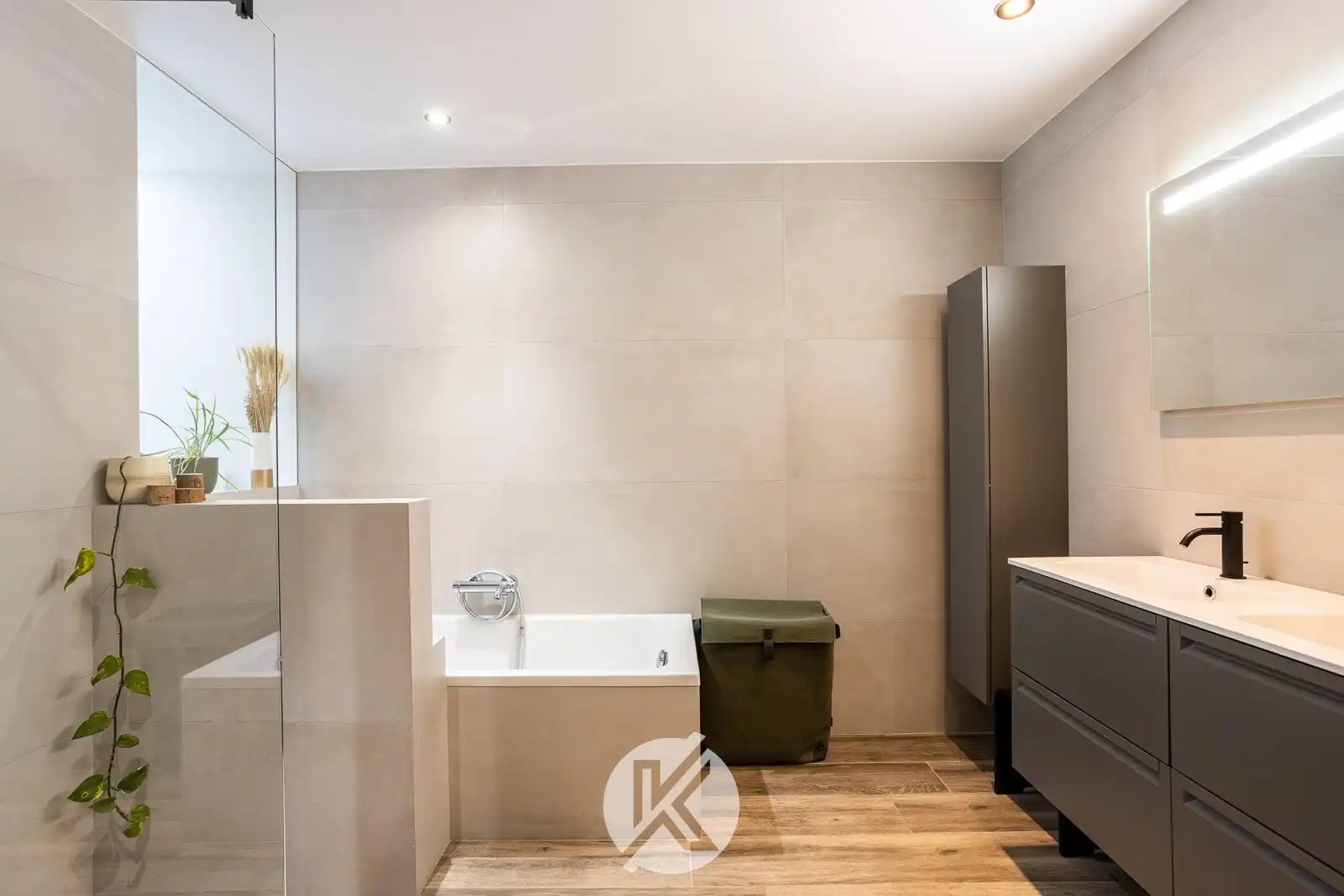 Recente nieuwbouwwoning met kwalitatieve afwerking foto 19