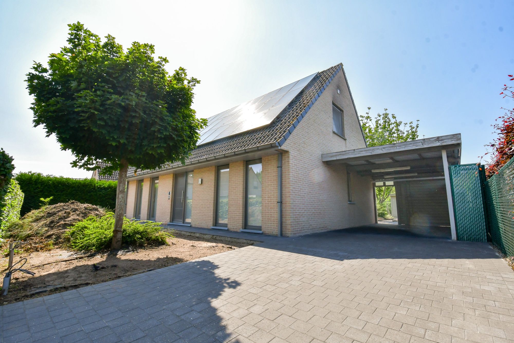 Centraal gelegen ruime energiezuinige woning (ENERGIELABEL A) foto 2