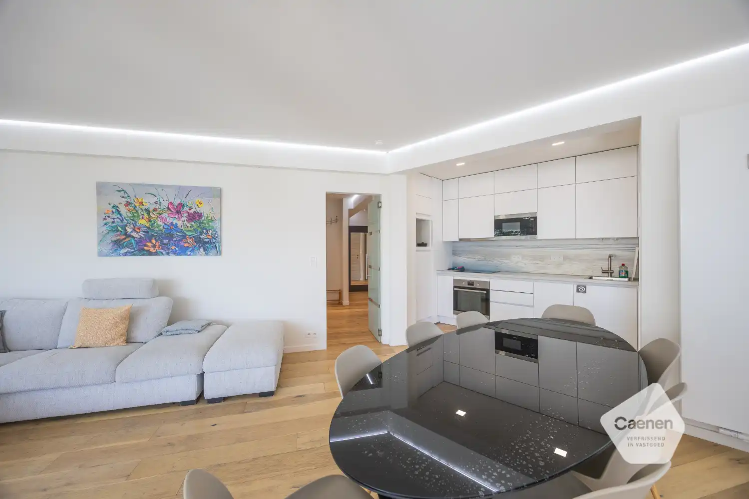 Gerenoveerd drie slaapkamer appartement op centrale ligging foto 4