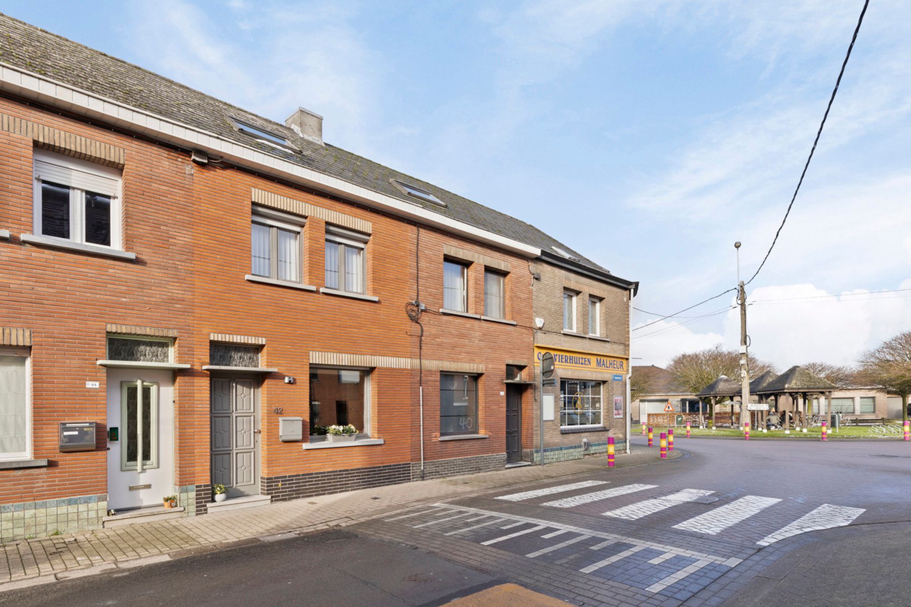 Instapklare centrumwoning met garage en autostaanplaats.  foto 3