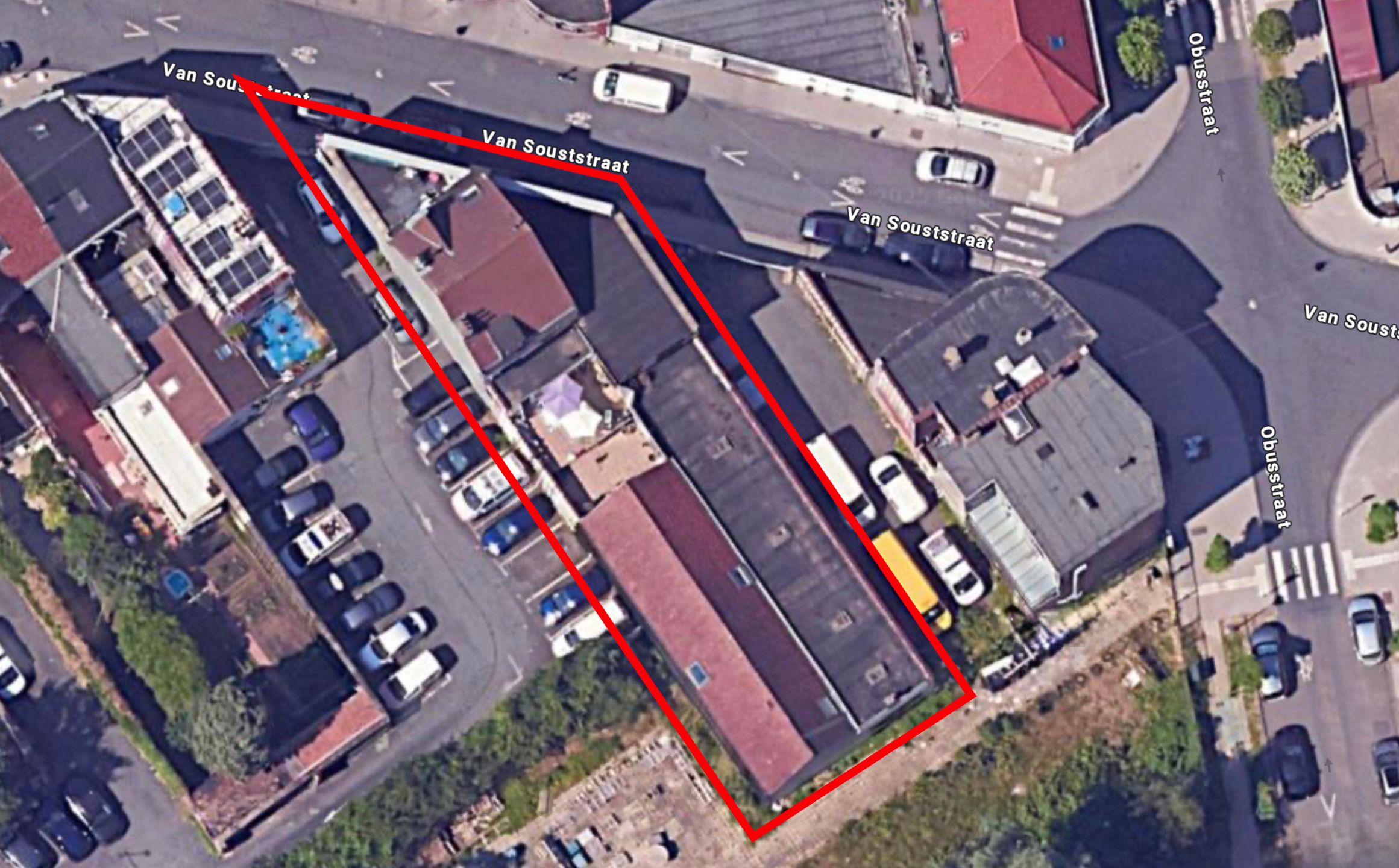 Gebouw met 3 appartementen en opslag te koop foto {{pictureIndex}}