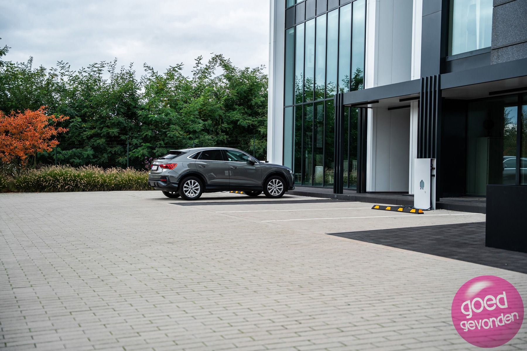 ENERGIEZUINIG KANTOOR - BEMEUBELD - PARKING - TOPLIGGING foto 19