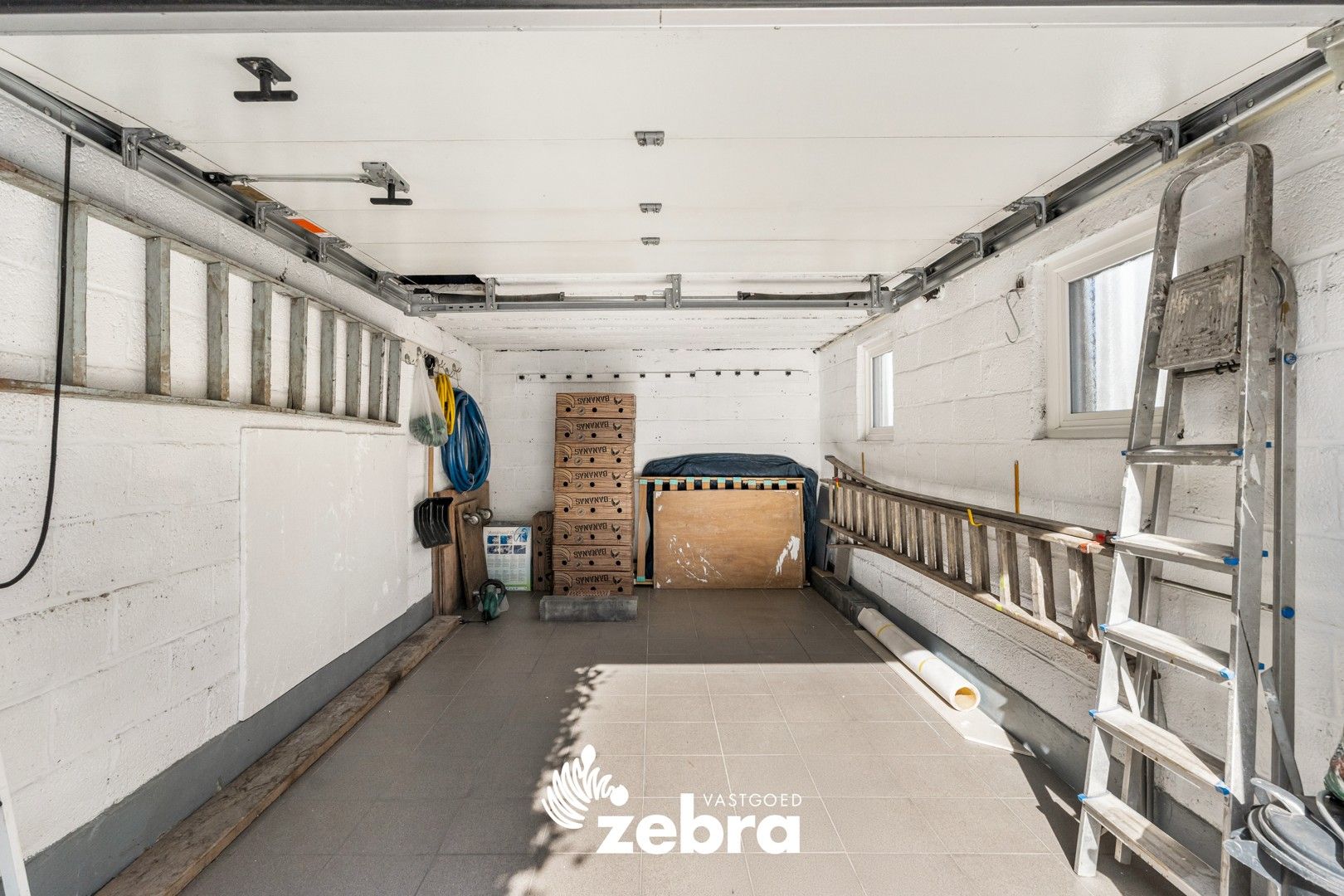 Instapklare HOB met garage te Izegem! foto 9