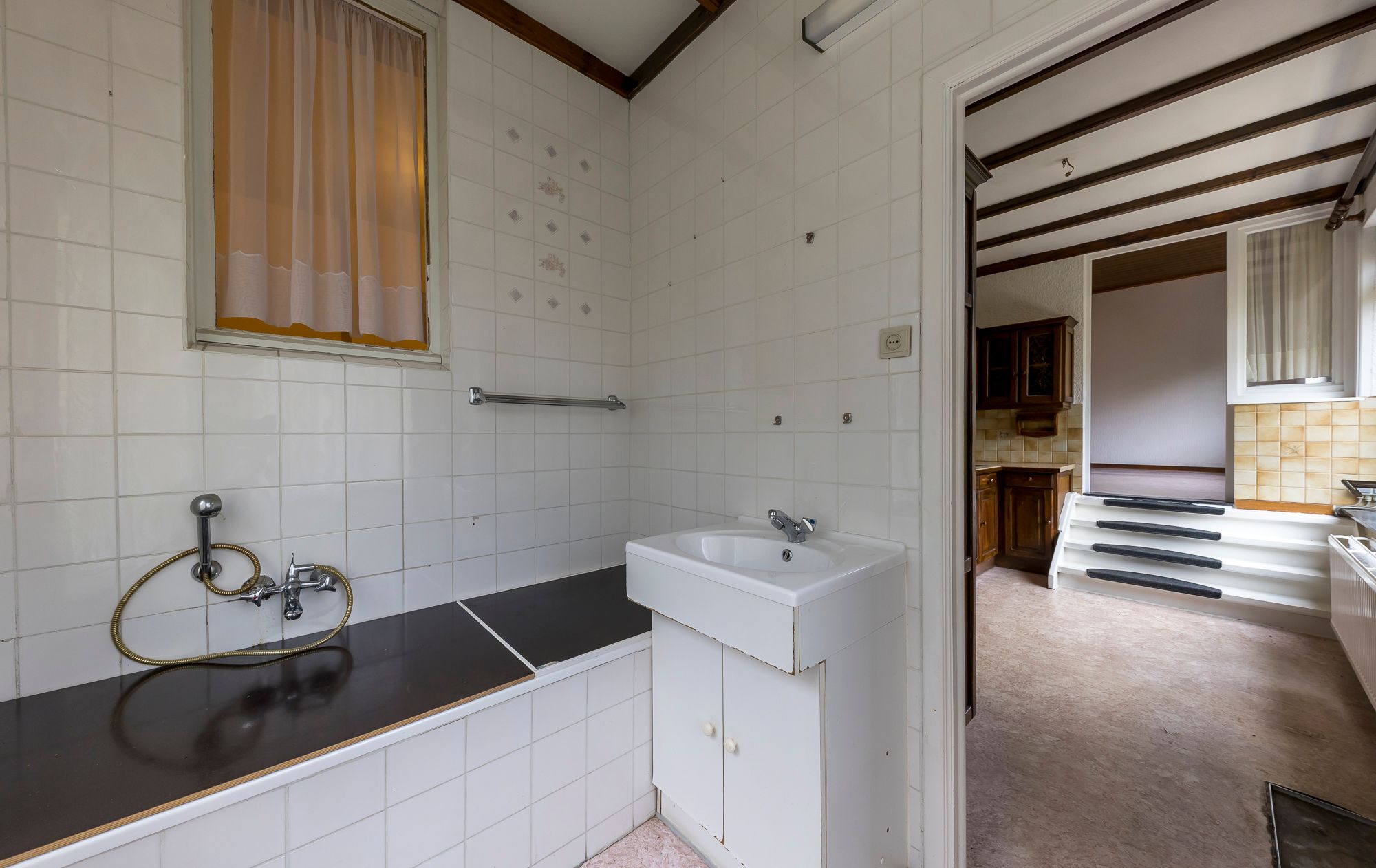 TE KOOP: Te renoveren gezinswoning met ruime tuin in Opglabbeek (Oudsbergen) foto 14
