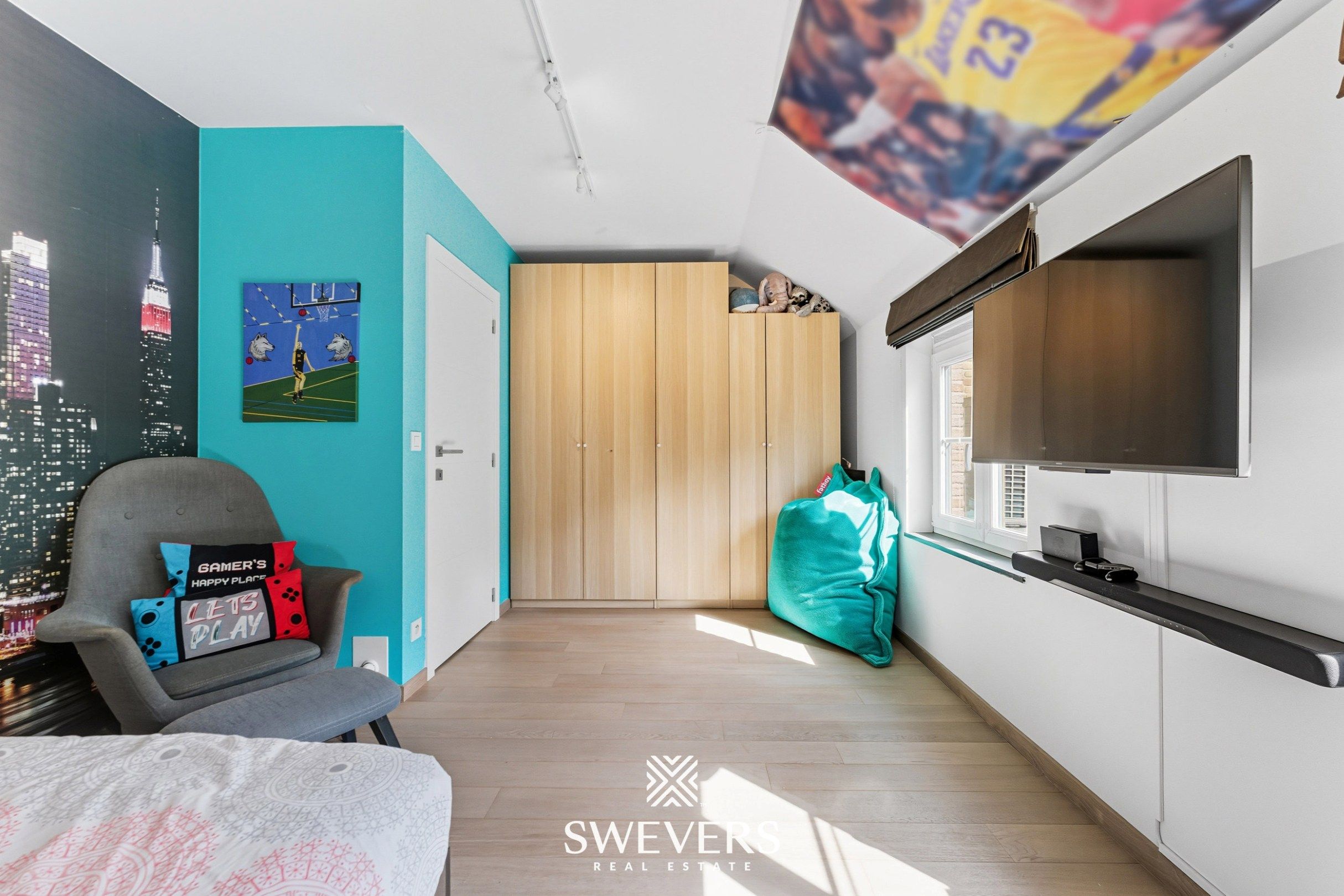 HOB met 3 slaapkamers, bureau en zwembad   foto 20