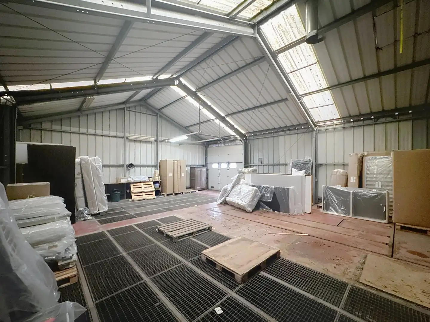 Centraal gelegen magazijn van 125m² foto 3