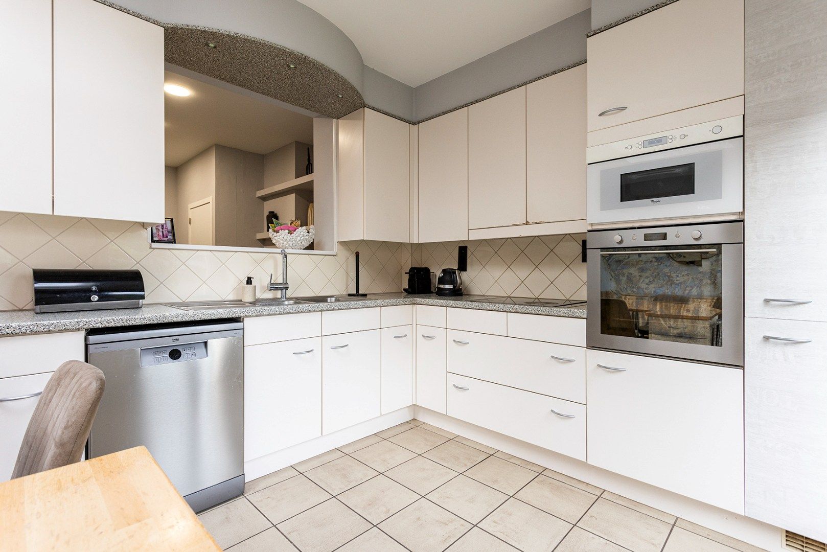 Riante bel-étagewoning met 3 slpk, garage en tuin! foto 9
