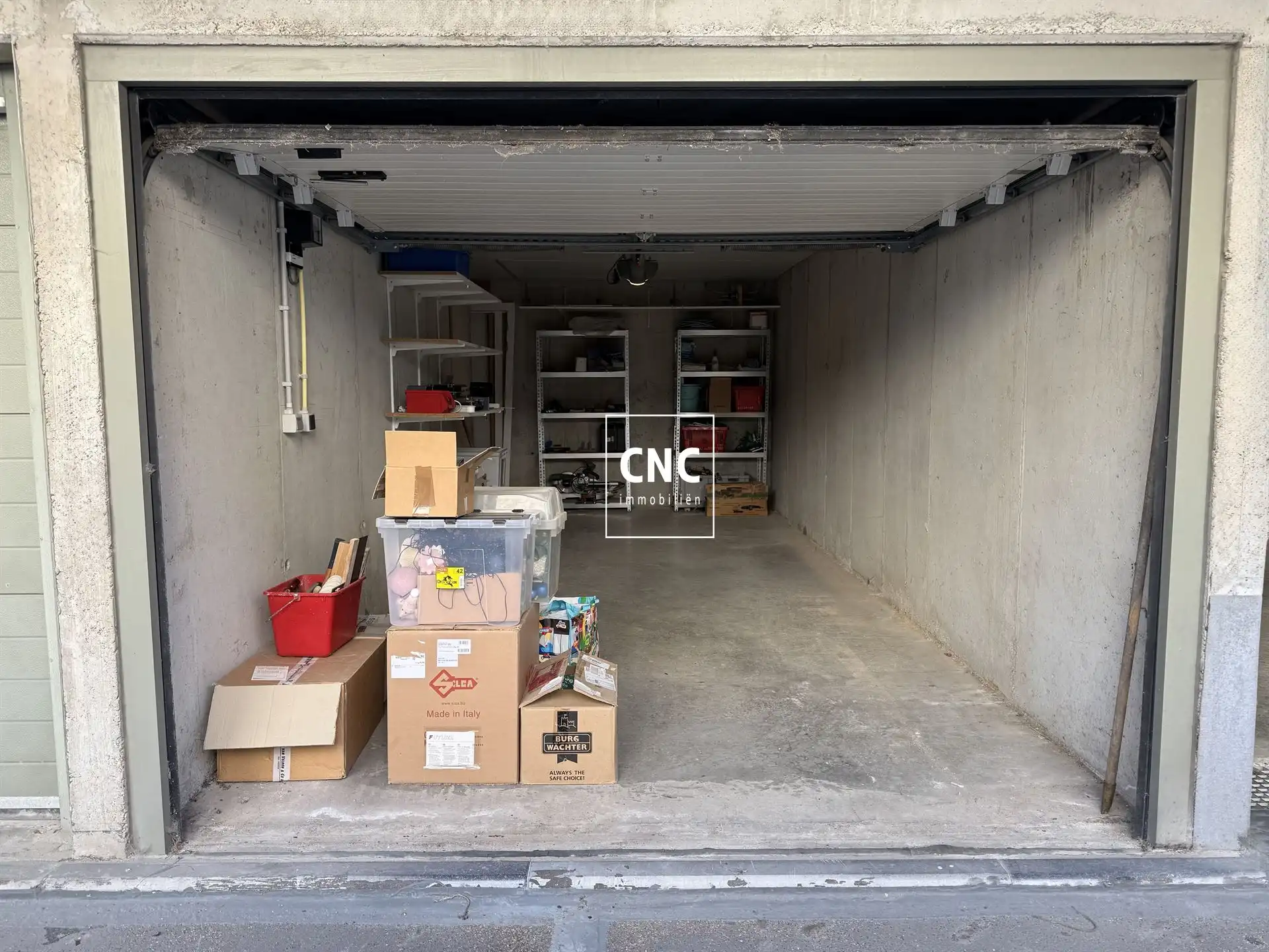 Gelijkvloerse, ruime garagebox in het centrum van Knokke foto 5