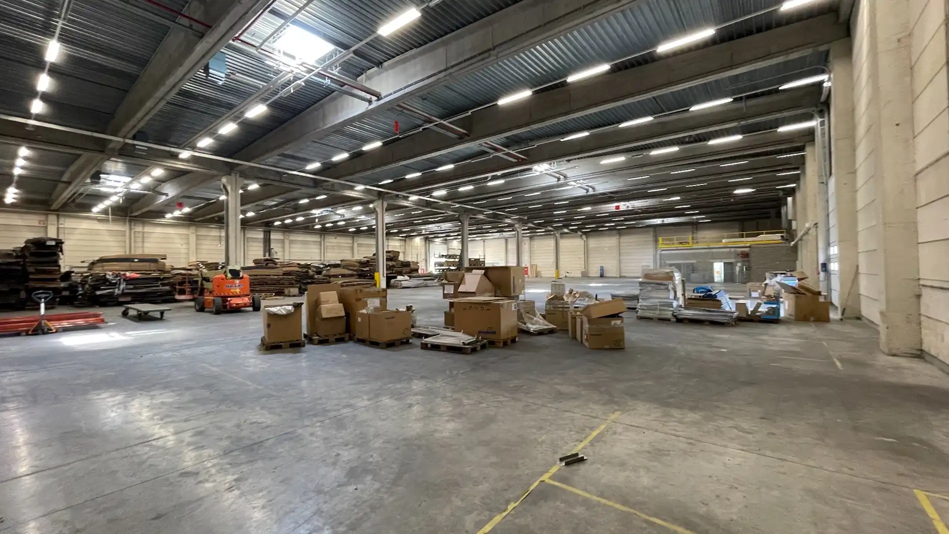 Loods met kantoor te huur nabij E19 in Mechelen foto 16