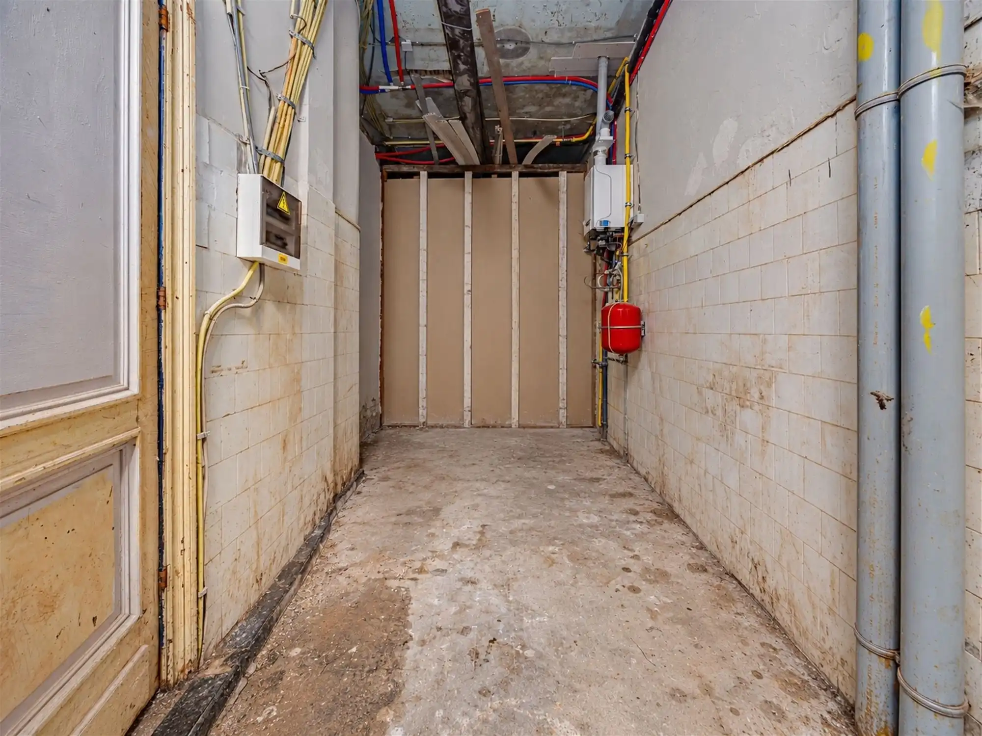 Karaktervolle woning met 4-6 slk garage en mogelijkheden foto 10