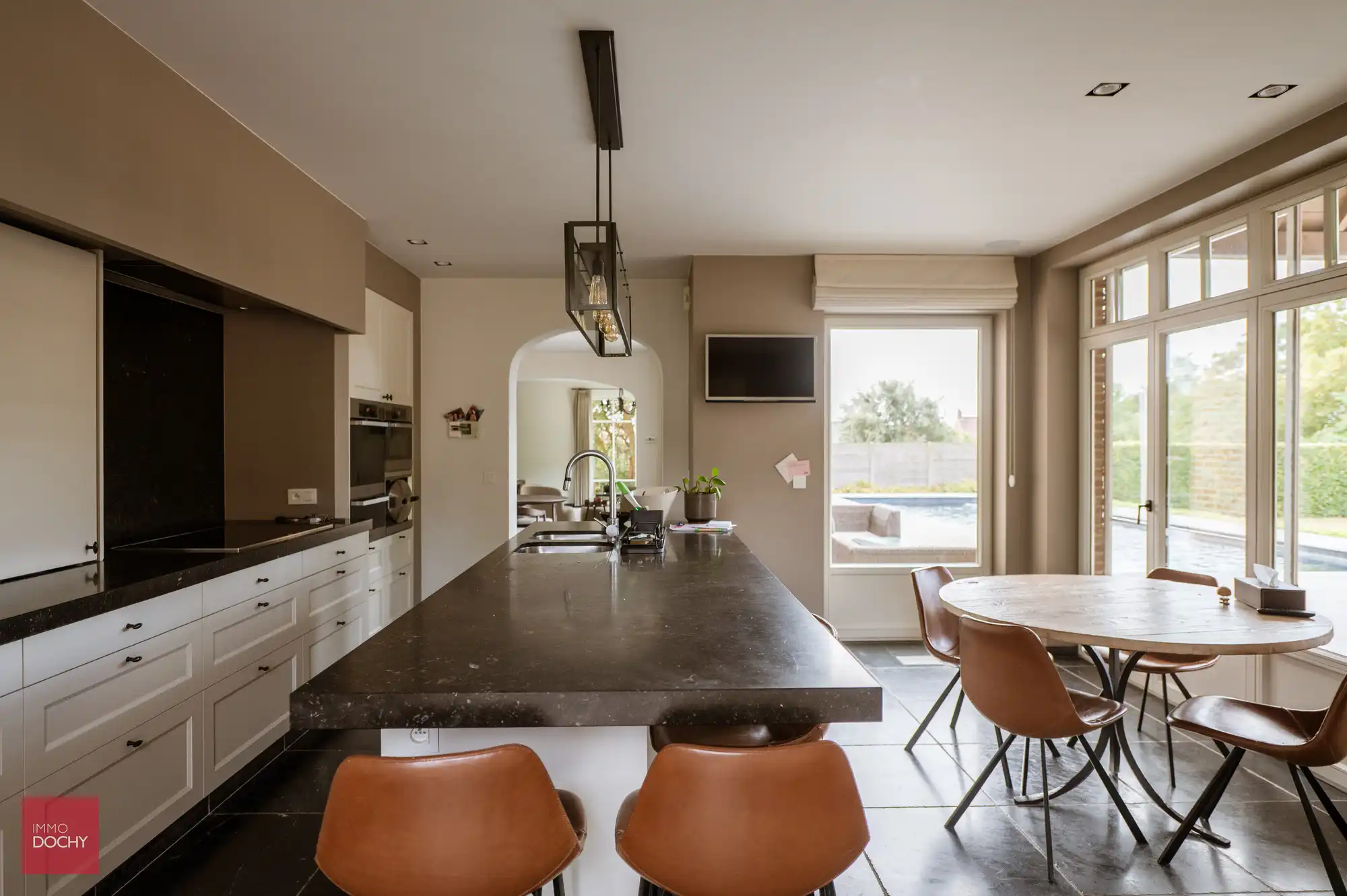 Prachtige instapklare villa met zwembad | Tiegemberg foto 12