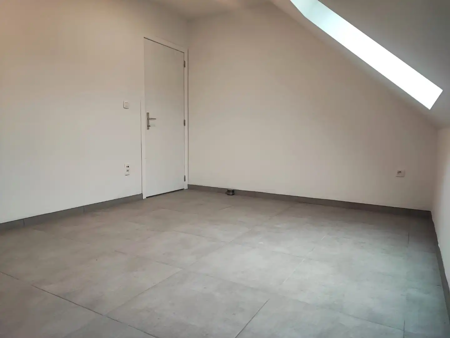 Leuk en modern 2 slaapkamer appartement gelegen te Olmen centrum ! foto 5