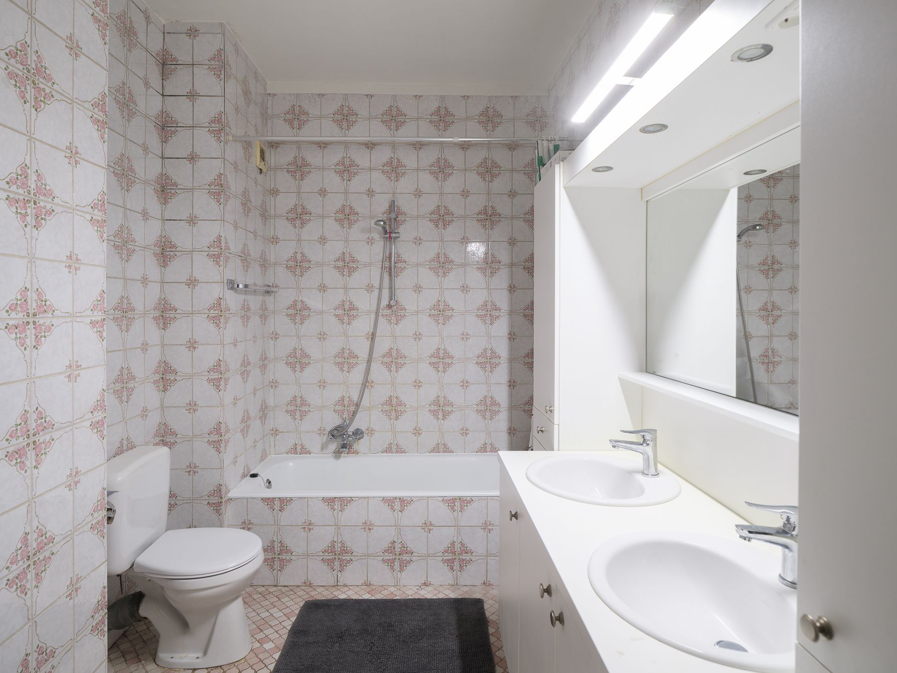 Ruim gelijkvloers appartement op toplocatie in Aalst foto 8