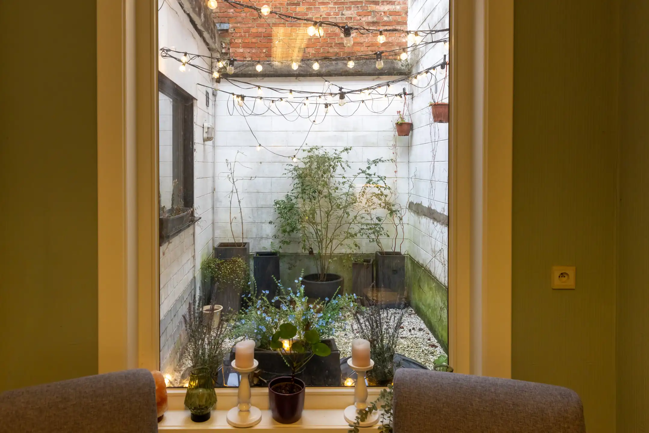 Karaktervolle gesloten bebouwing in het centrum van Sint-Amands, nabij de Schelde foto 3