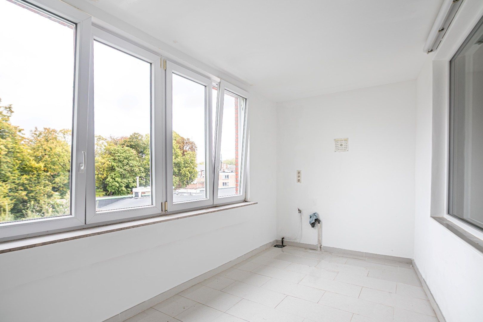 Instapklaar appartement in Hoboken-Antwerpen, EPC C, conform elektr. keuring foto 7