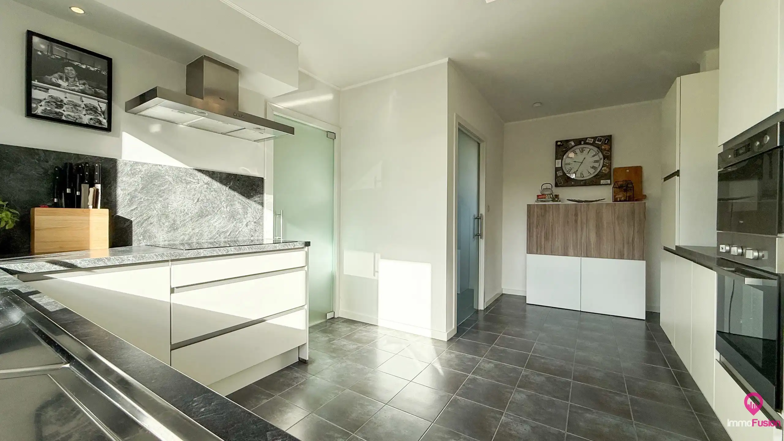 Stijlvolle, instapklare woning met 3slpk + veel lichtinval! foto 12