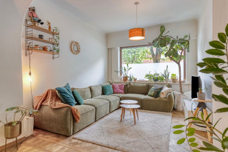 Zonnige authentieke woning met tuintje en topligging! foto 4