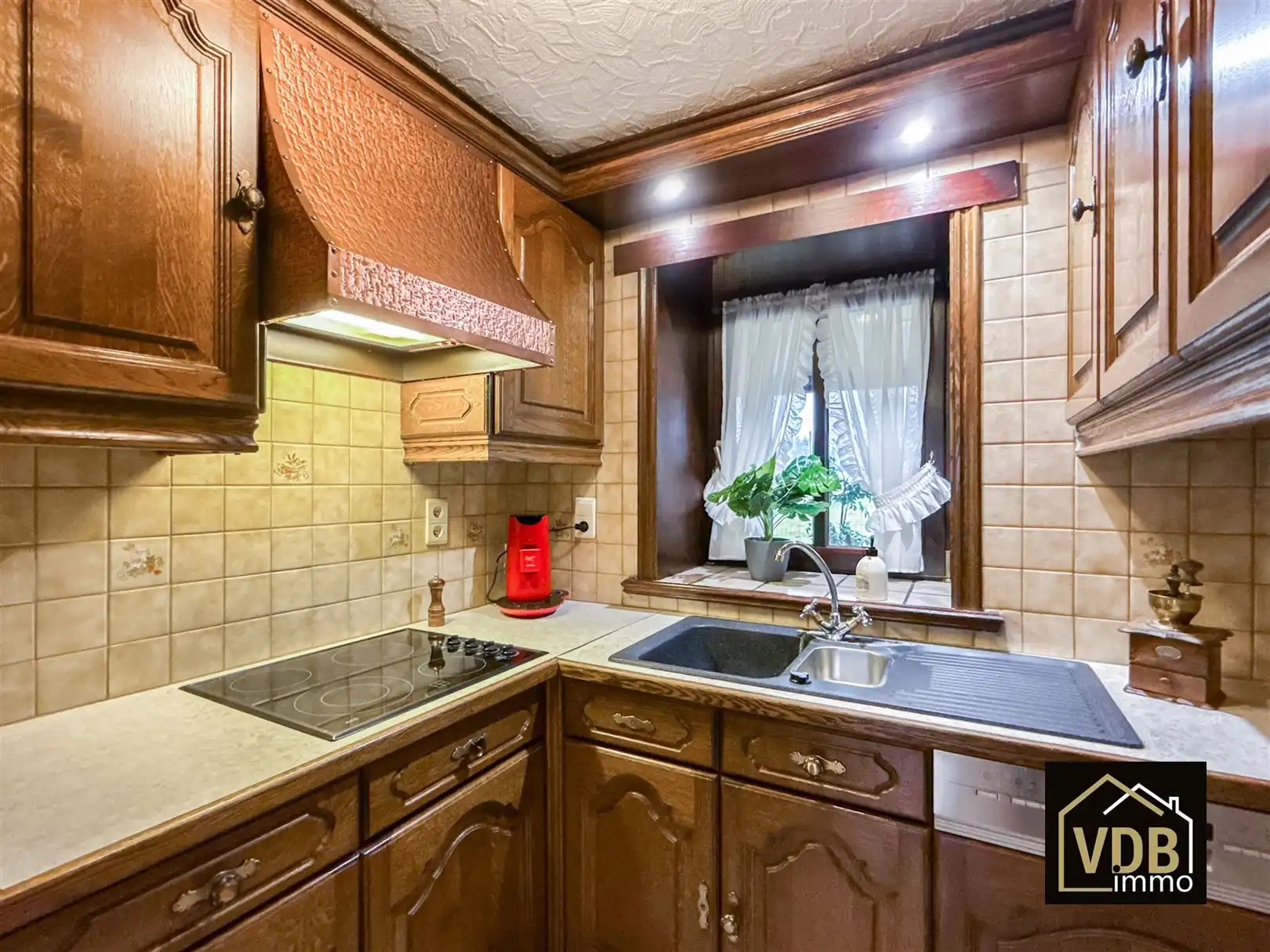 Charmante hoeve met paardenstal op 1,2 ha in absolute rust. foto 18