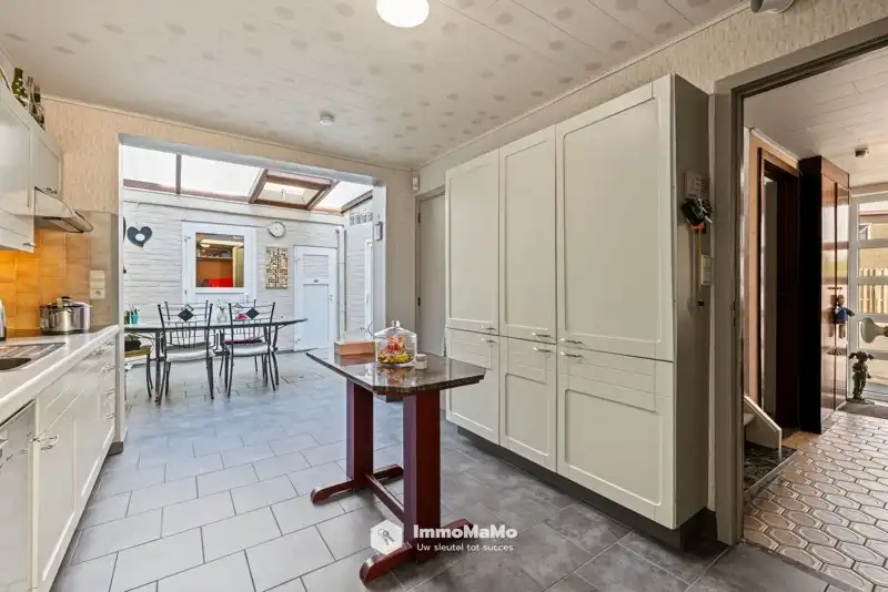 WONING MET 3 SLAAPKAMERS EN RUIME LOODS TE KOOP IN EVERGEM foto 8