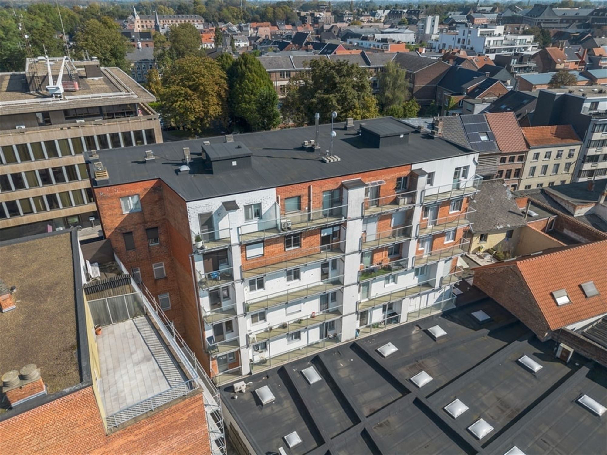 KNAPPE PENTHOUSE MET GARAGEBOX IN HET CENTRUM VAN SINT-TRUIDEN foto 26