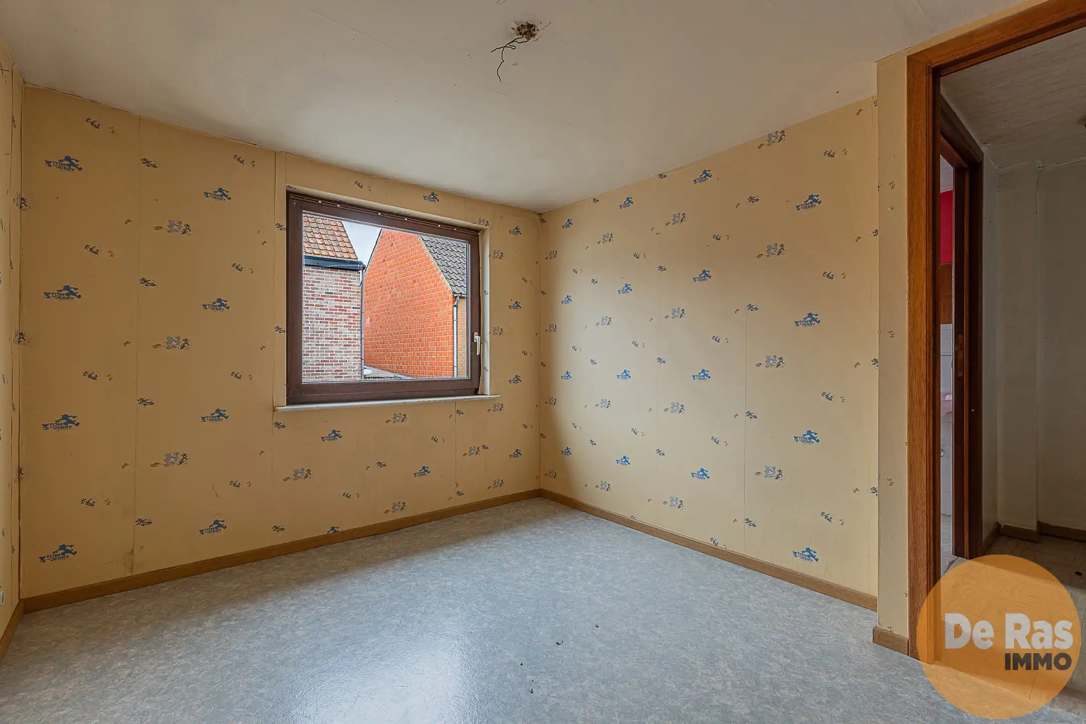 LEDE Centraal gelegen renovatiewoning met terras foto 10