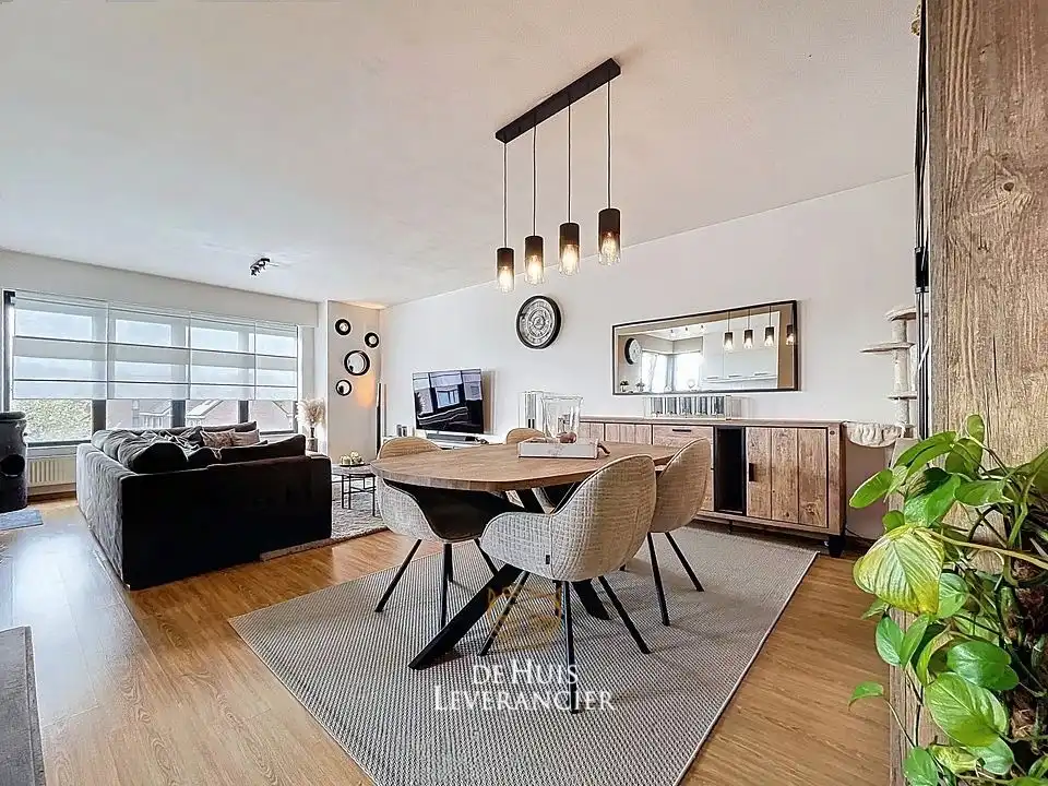 Lichtrijk en instapklaar appartement (100 m²) met zonnig terras in Molenveld Edegem! foto 7