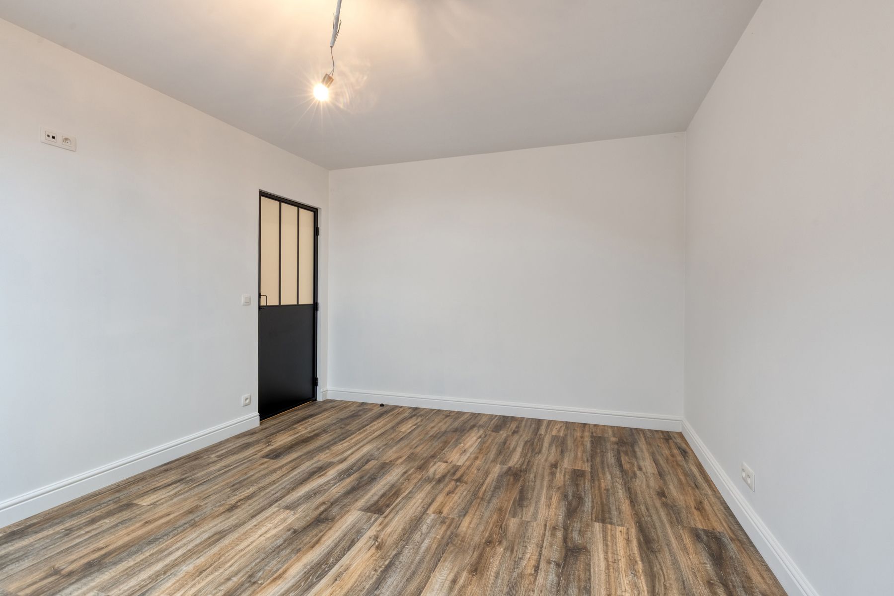 Recent vernieuwde loods met bovenliggend luxe appartement ! foto 37