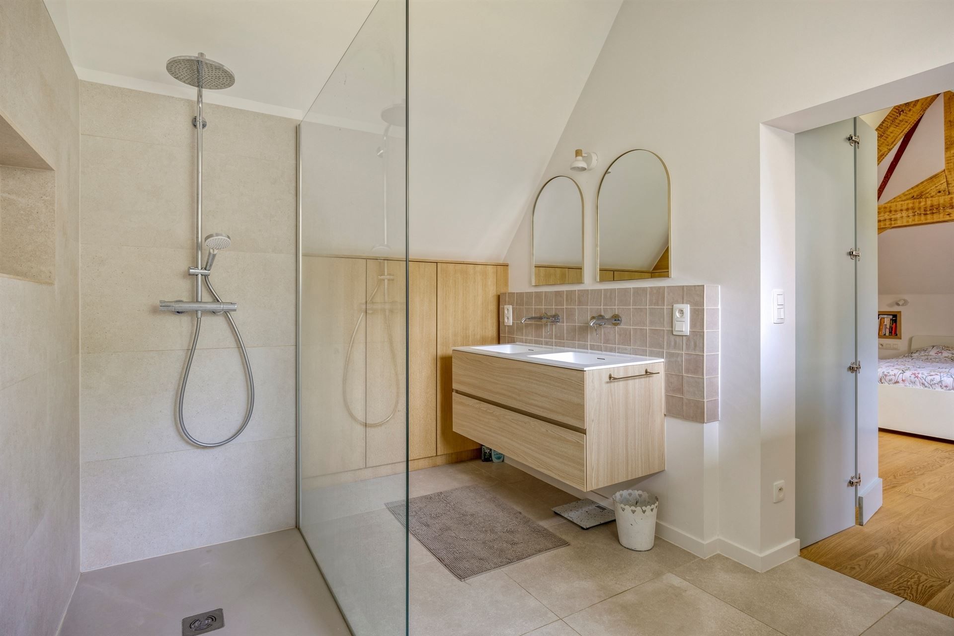Prachtig en volledig gerenoveerde villa op unieke locatie  foto 23