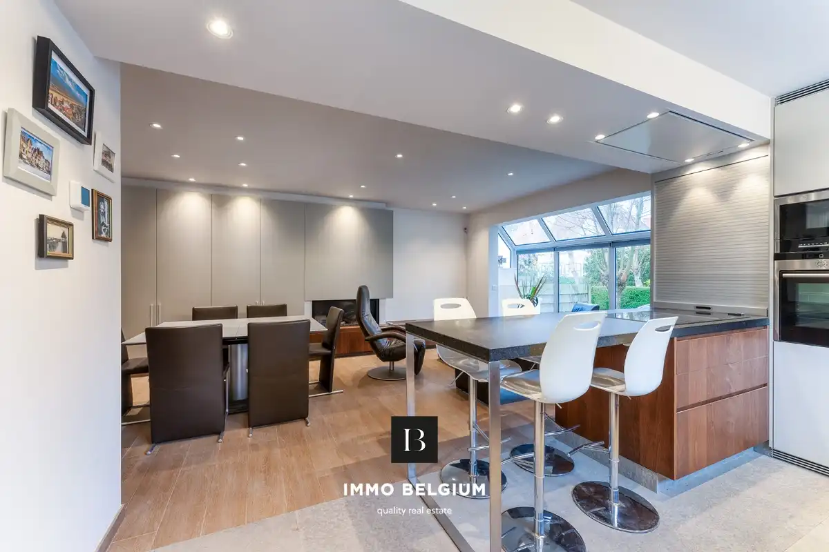 Prachtig gerenoveerde woning op 700m van het strand foto 4