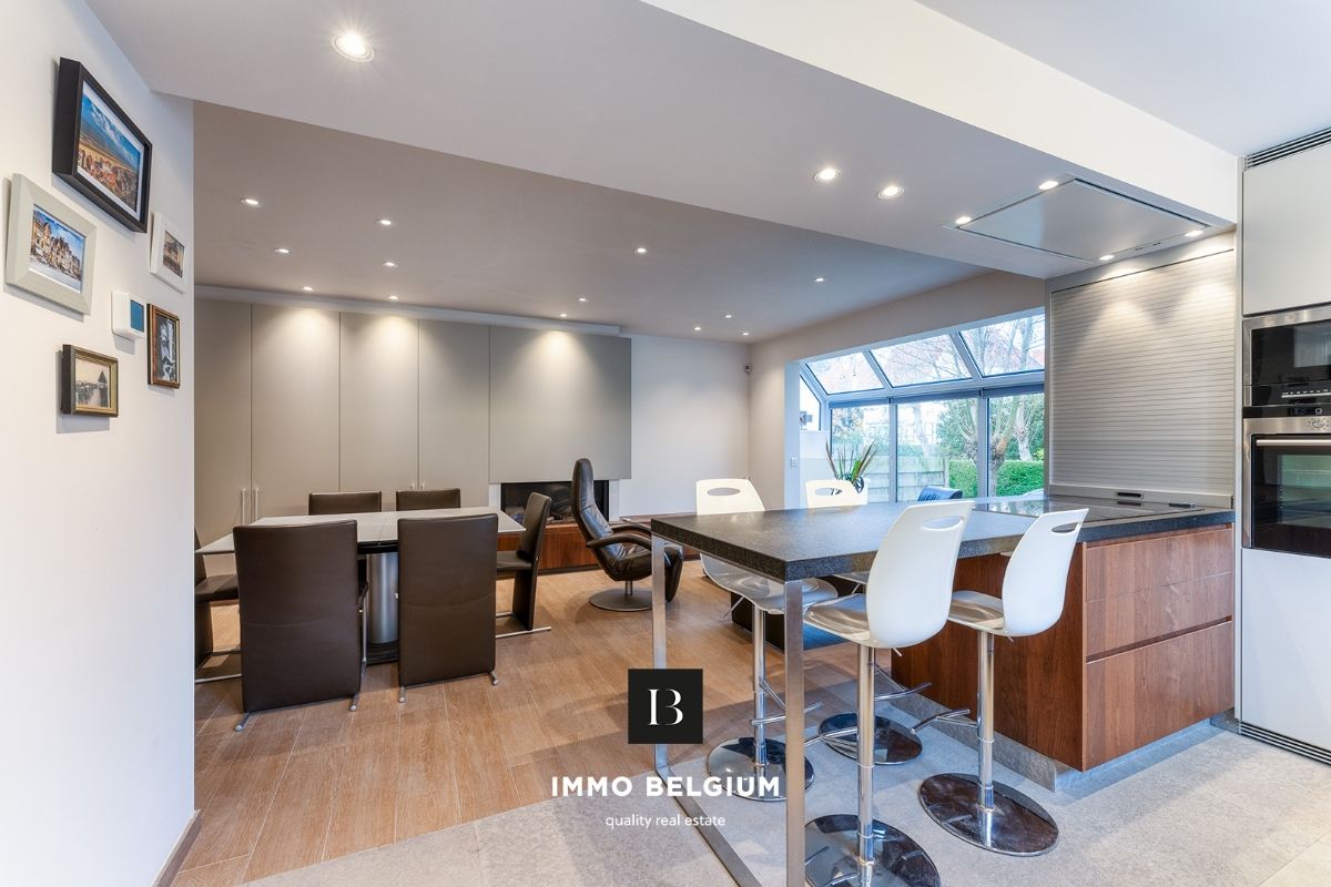 Prachtig gerenoveerde woning op 700m van het strand foto 4