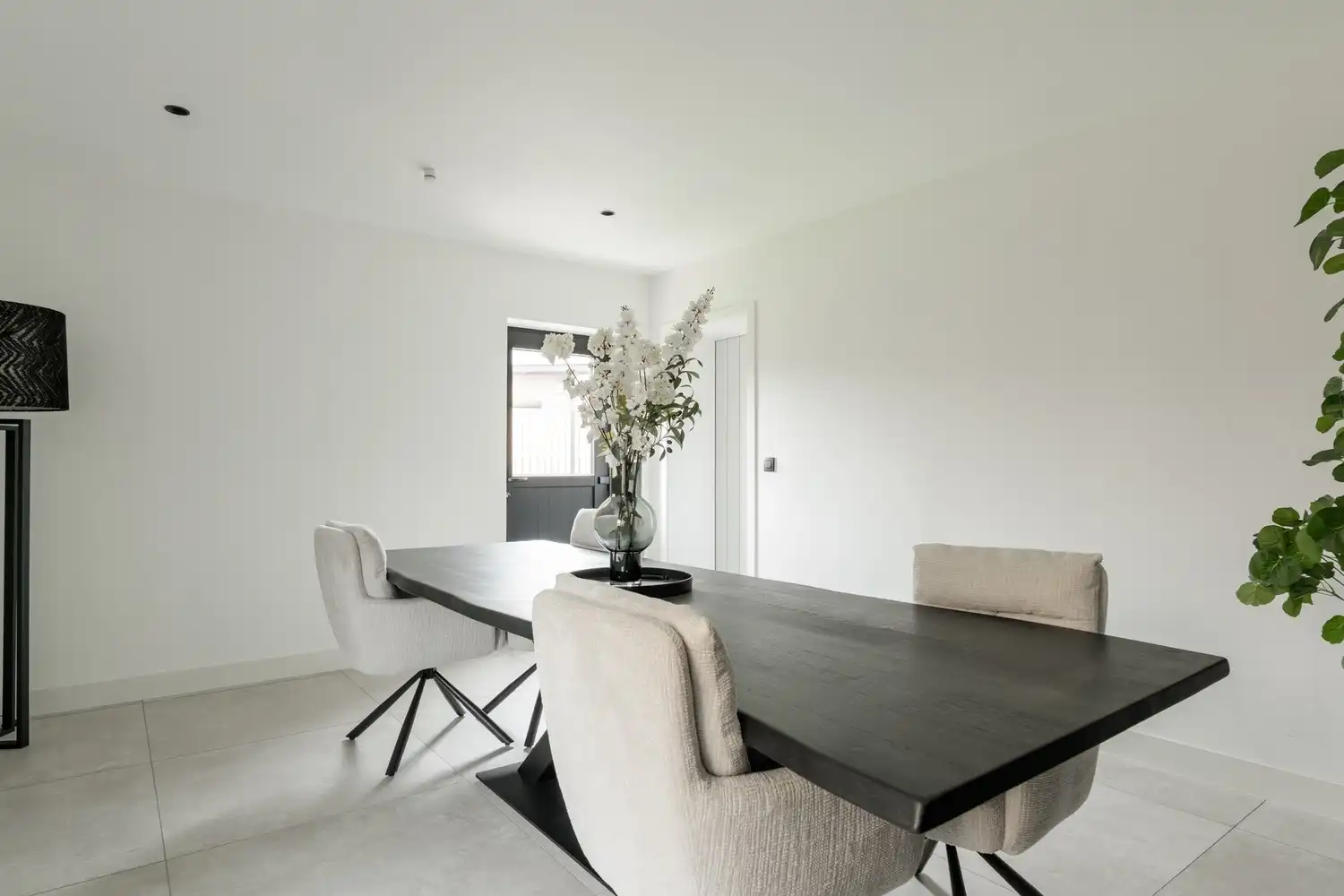 Prachtige villa te koop in Lommel - 4 slaapkamers, 2 badkamers, garage en ruime tuin op 566 m², volledig gerenoveerd in 2025! foto 22